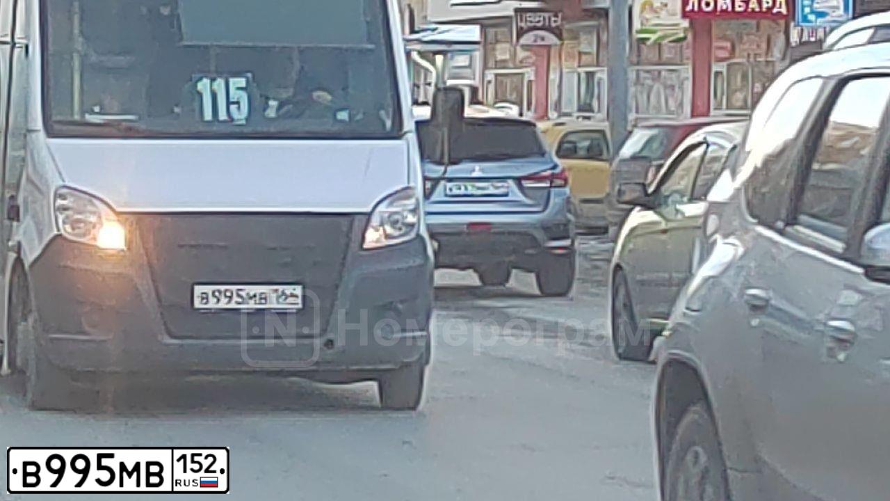 Фото автомобиля MERCEDES E-KLASSE, 2002 — госномер У777МС97. Цвет: БЕЛЫЙ (СЕРЕБРИСТЫЙ)