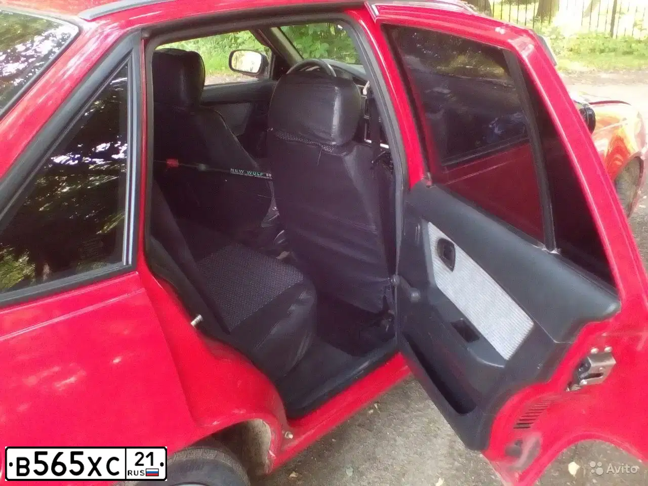 Фото автомобиля DAEWOO NEXIA, 2009 — госномер В565ХС21. Цвет: ЯРКО - КРАСНЫЙ