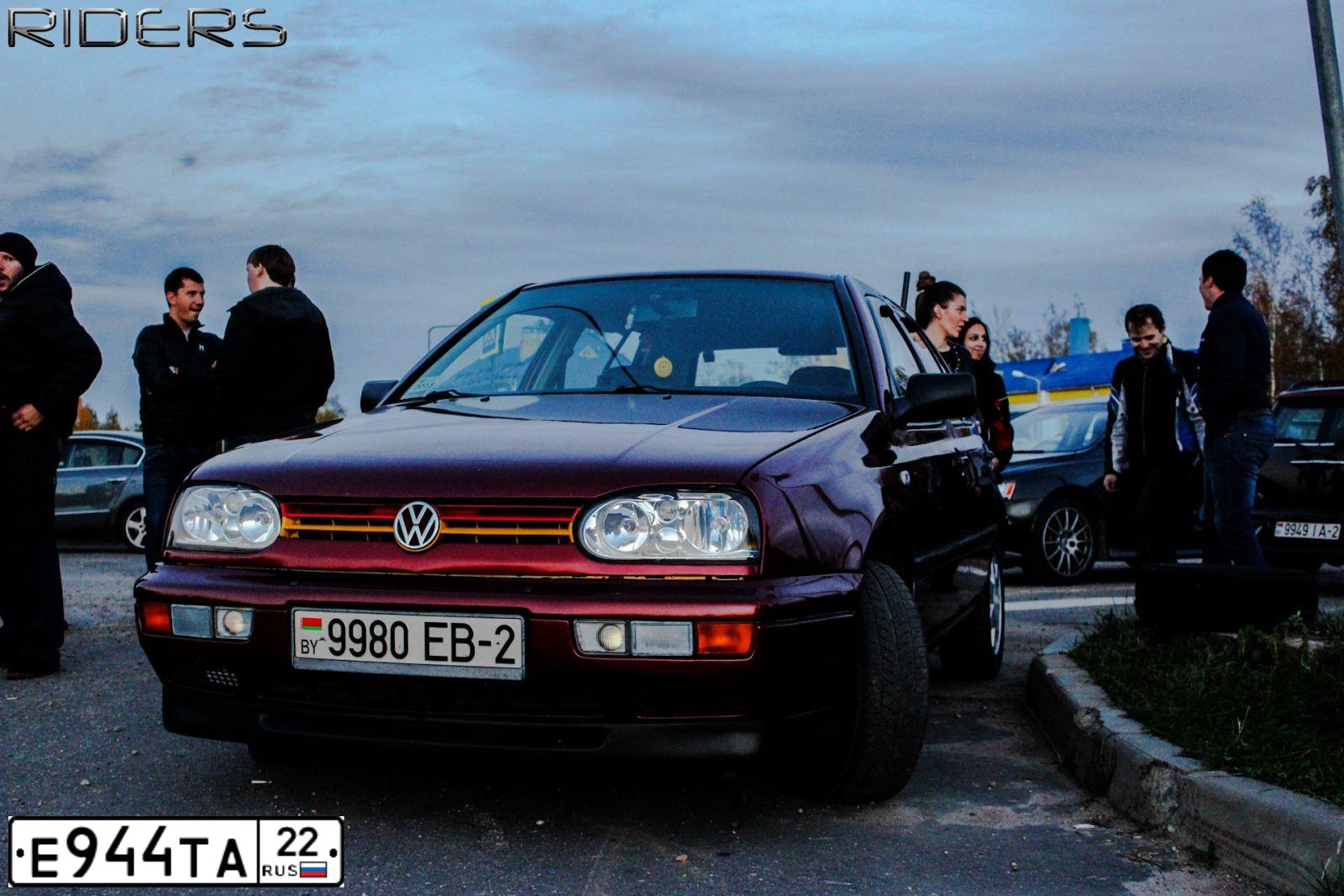 Фото автомобиля АУДИ 80, 1988 — госномер Р163ВЕ22. Цвет: Белый