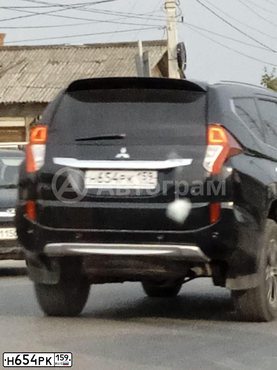 Фото автомобиля MITSUBISHI PAJERO SPORT, 2018 — госномер Н654РК159. Цвет: ЧЕРНЫЙ