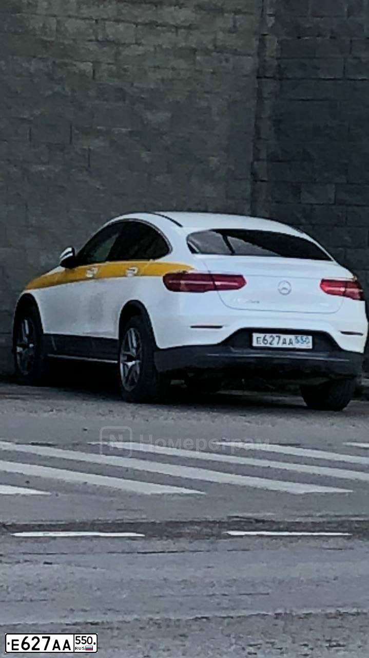 Фото автомобиля MERCEDES GLC-KLASSE, 2017 — госномер Е627АА550. Цвет: БЕЛЫЙ