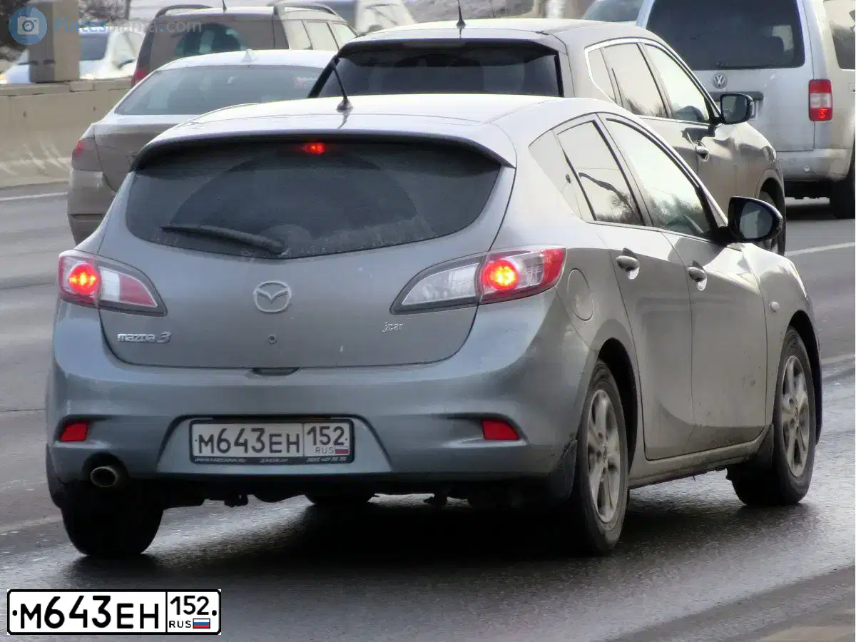 Фото автомобиля MAZDA 3, 2012 — госномер Е520СО750. Цвет: Серебристый