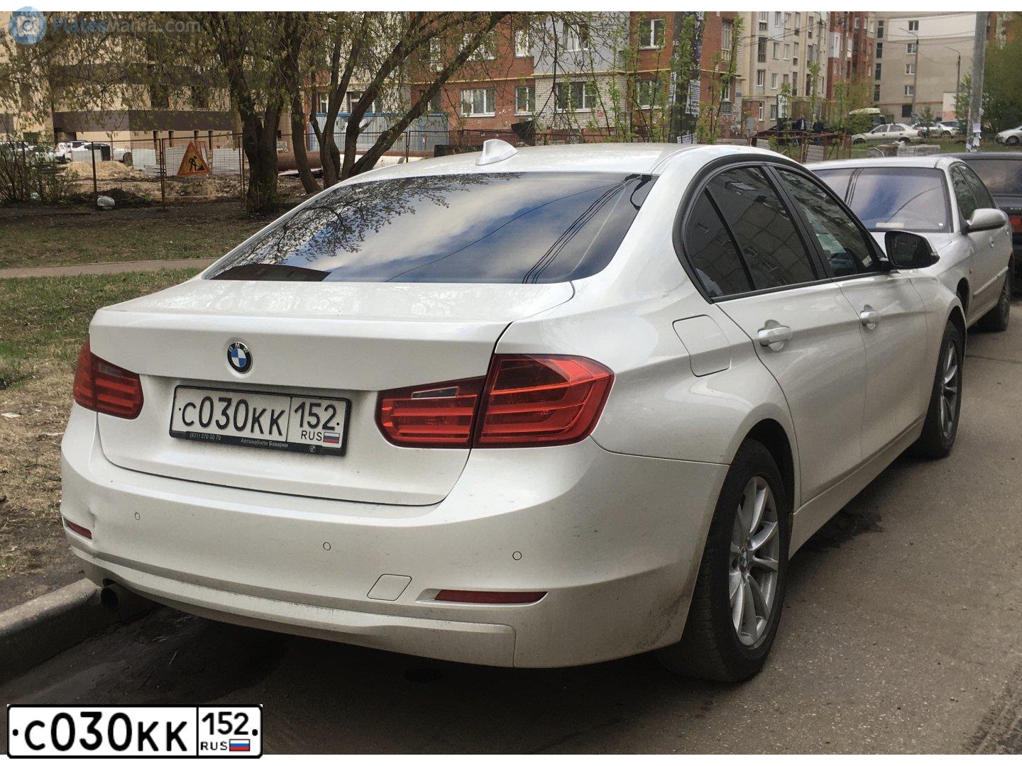 Фото автомобиля BMW SERIE 3, 2013 — госномер С030КК152. Цвет: Белый