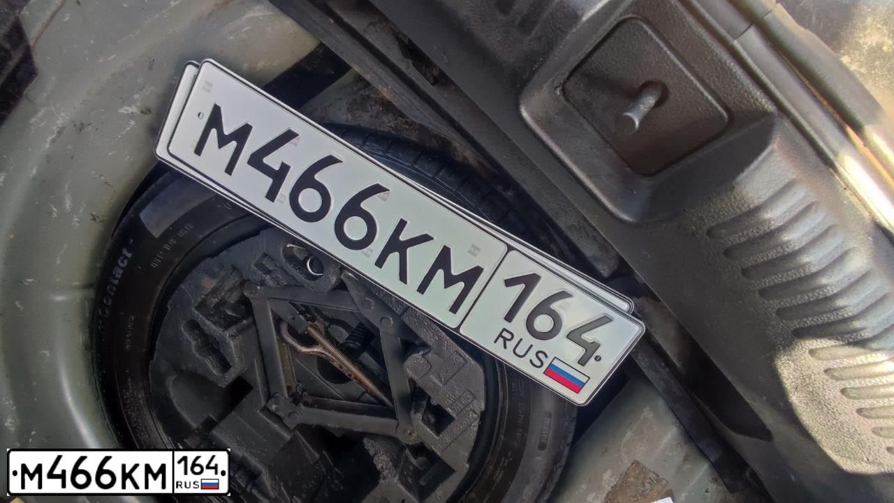 Фото автомобиля VOLKSWAGEN JETTA, 2012 — госномер Х100ТУ64. Цвет: ЧЕРНЫЙ