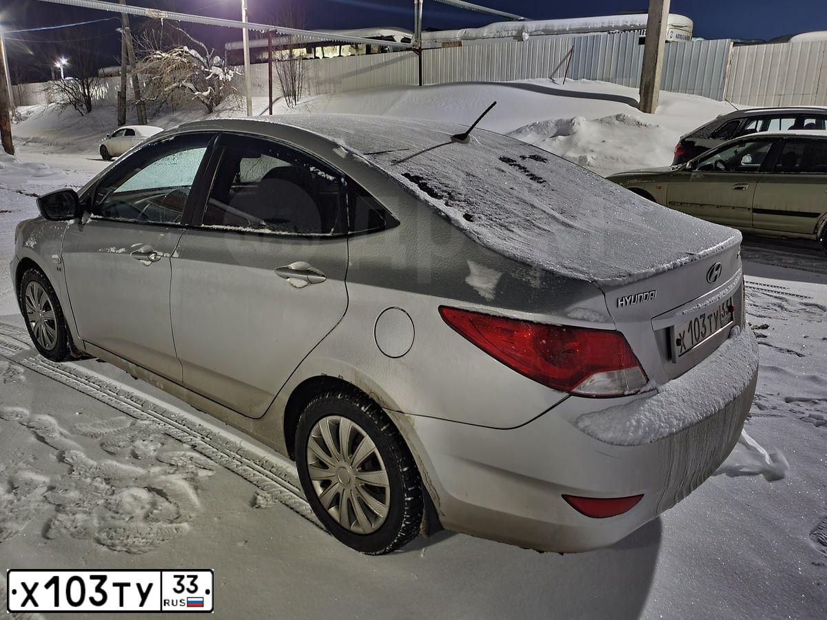 Фото автомобиля HYUNDAI SOLARIS, 2013 — госномер Х103ТУ33. Цвет: СЕРЕБРИСТЫЙ