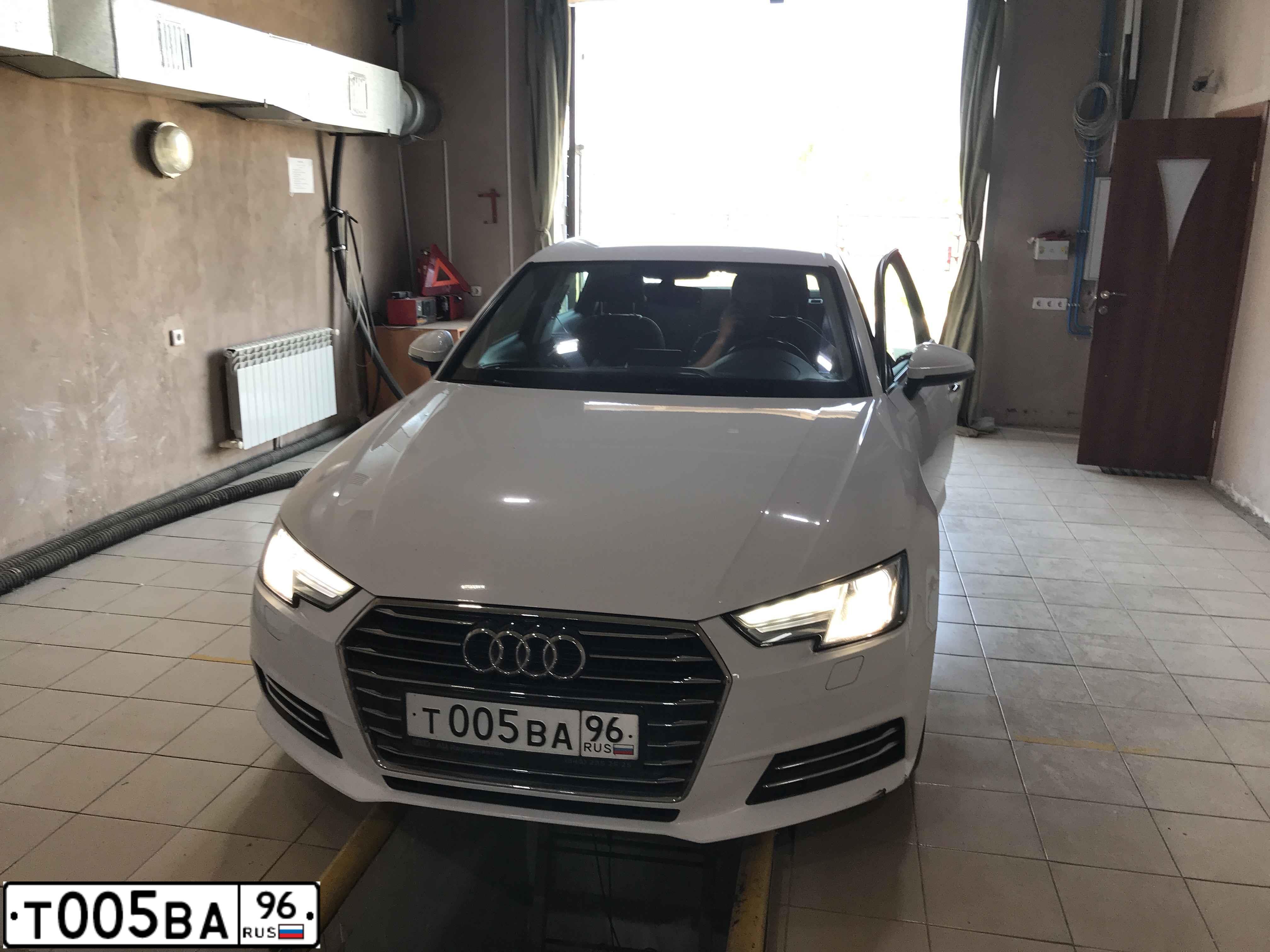Фото автомобиля HYUNDAI SOLARIS, 2011 — госномер Е326ВН196. Цвет: СЕРО-ГОЛУБОЙ