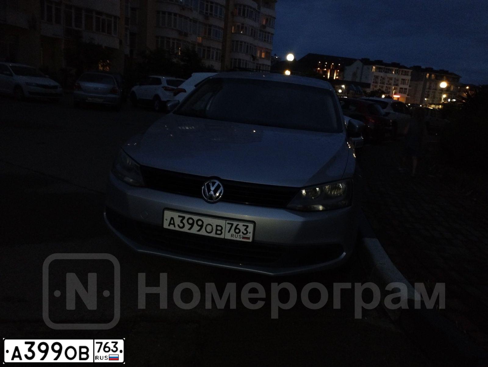 Фото автомобиля VOLKSWAGEN JETTA, 2012 — госномер У283КУ96. Цвет: серебристый