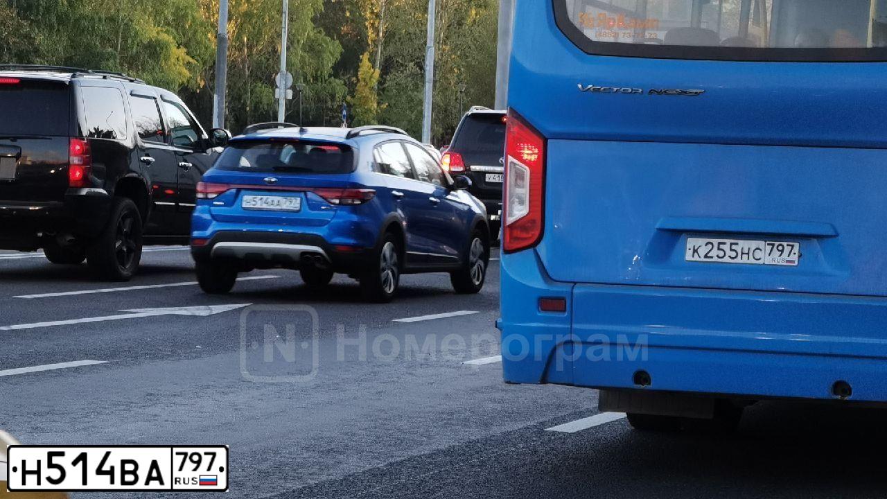 Фото автомобиля SKODA SUPERB, 2016 — госномер Н514ВА797. Цвет: Серый