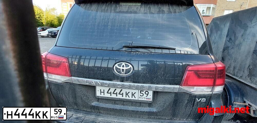 Фото автомобиля TOYOTA ТОУОТА-СОRОLLА, 2003 — госномер Н444КК59