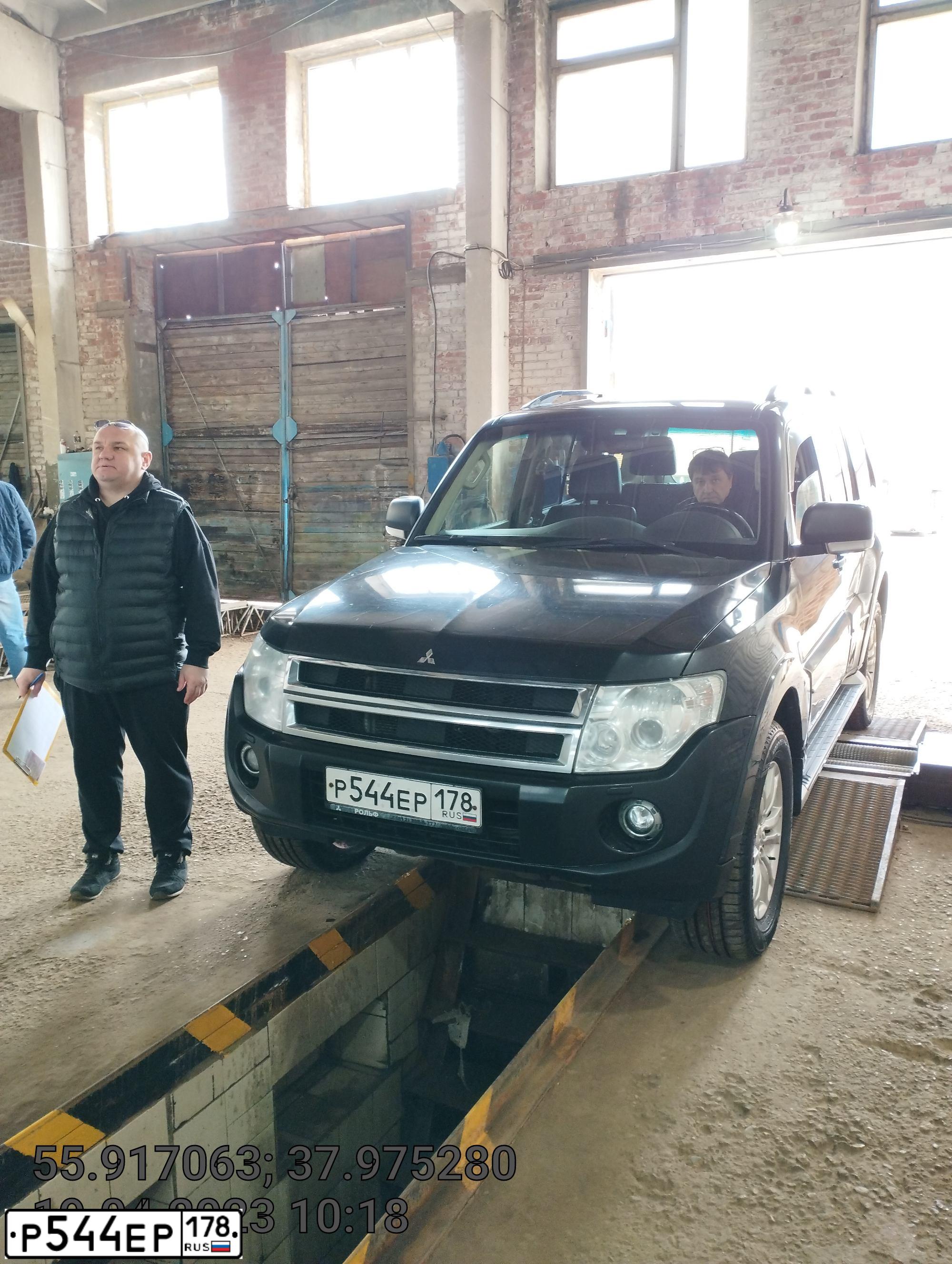 Фото автомобиля MITSUBISHI PAJERO, 2013 — госномер М754НО797. Цвет: ЧЕРНЫЙ