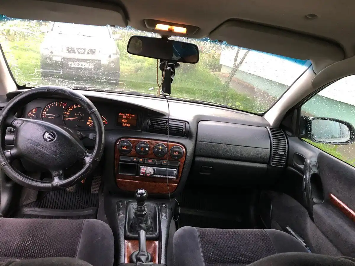 Фото автомобиля KIA SPORTAGE, 2009 — госномер В711ВУ323. Цвет: ПЕРЛАМ-СЕРЕБРИСТ.