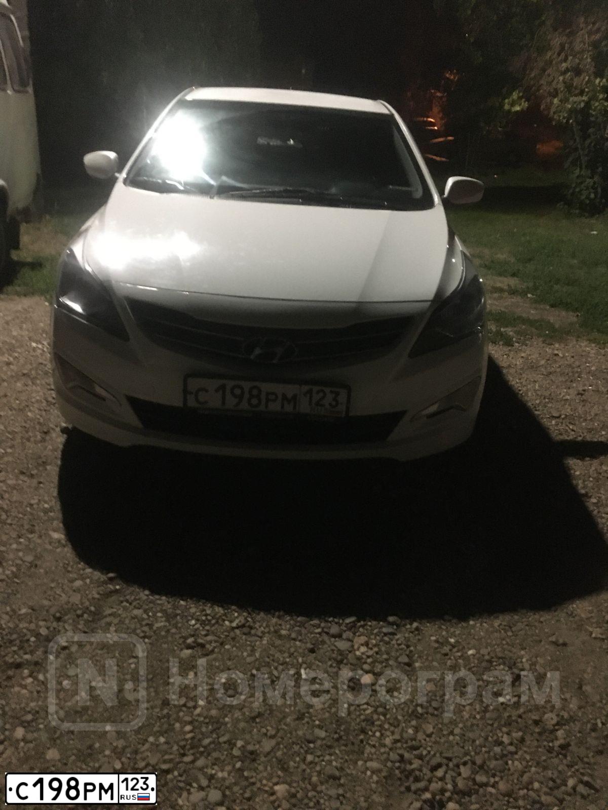 Фото автомобиля HYUNDAI SOLARIS, 2015 — госномер С198РМ123. Цвет: БЕЛЫЙ