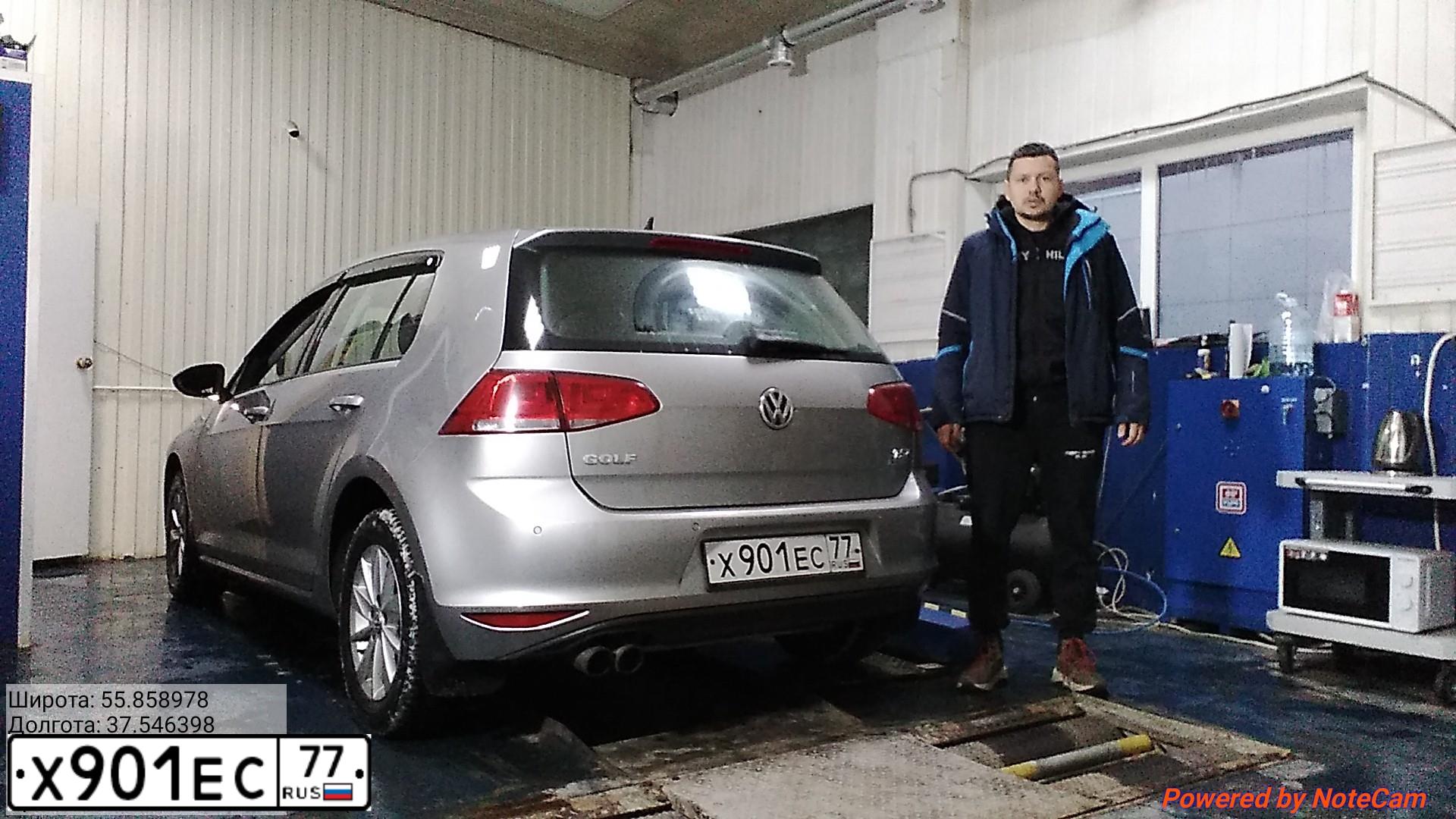 Фото автомобиля VOLKSWAGEN GOLF, 2013 — госномер Х901ЕС77. Цвет: Серебристый