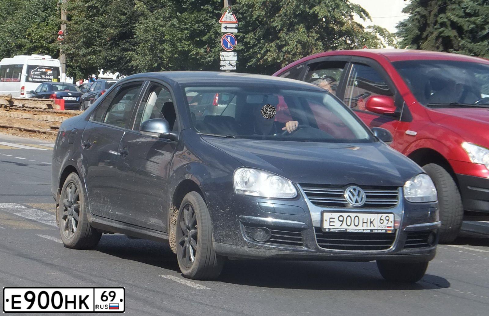 Фото автомобиля FORD MONDEO, 2001 — госномер Е900НК69. Цвет: Серый