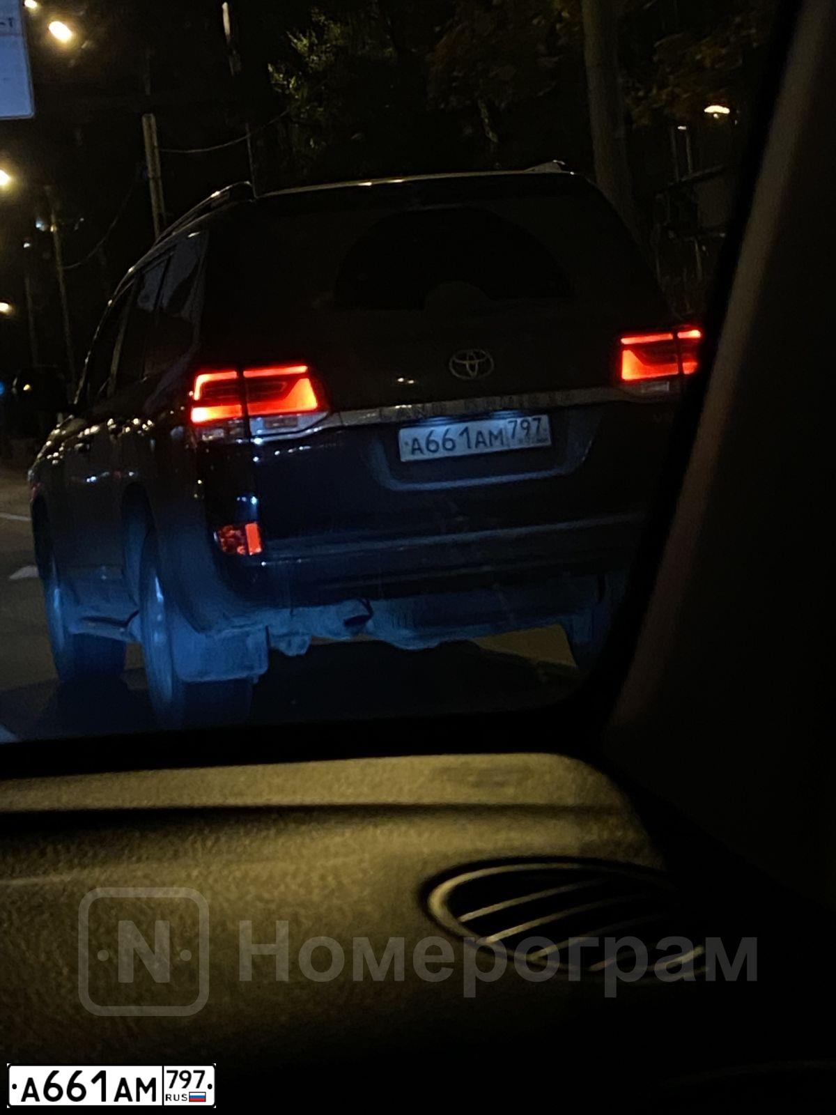 Фото автомобиля TOYOTA LANDCRUISER 200, 2019 — госномер А661АМ797. Цвет: ЧЕРНЫЙ