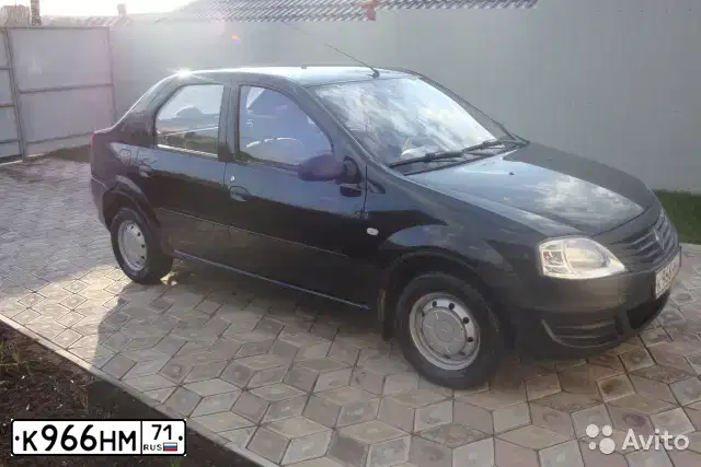 Фото автомобиля RENAULT LOGAN, 2010 — госномер О654УК46. Цвет: ЧЕРНЫЙ