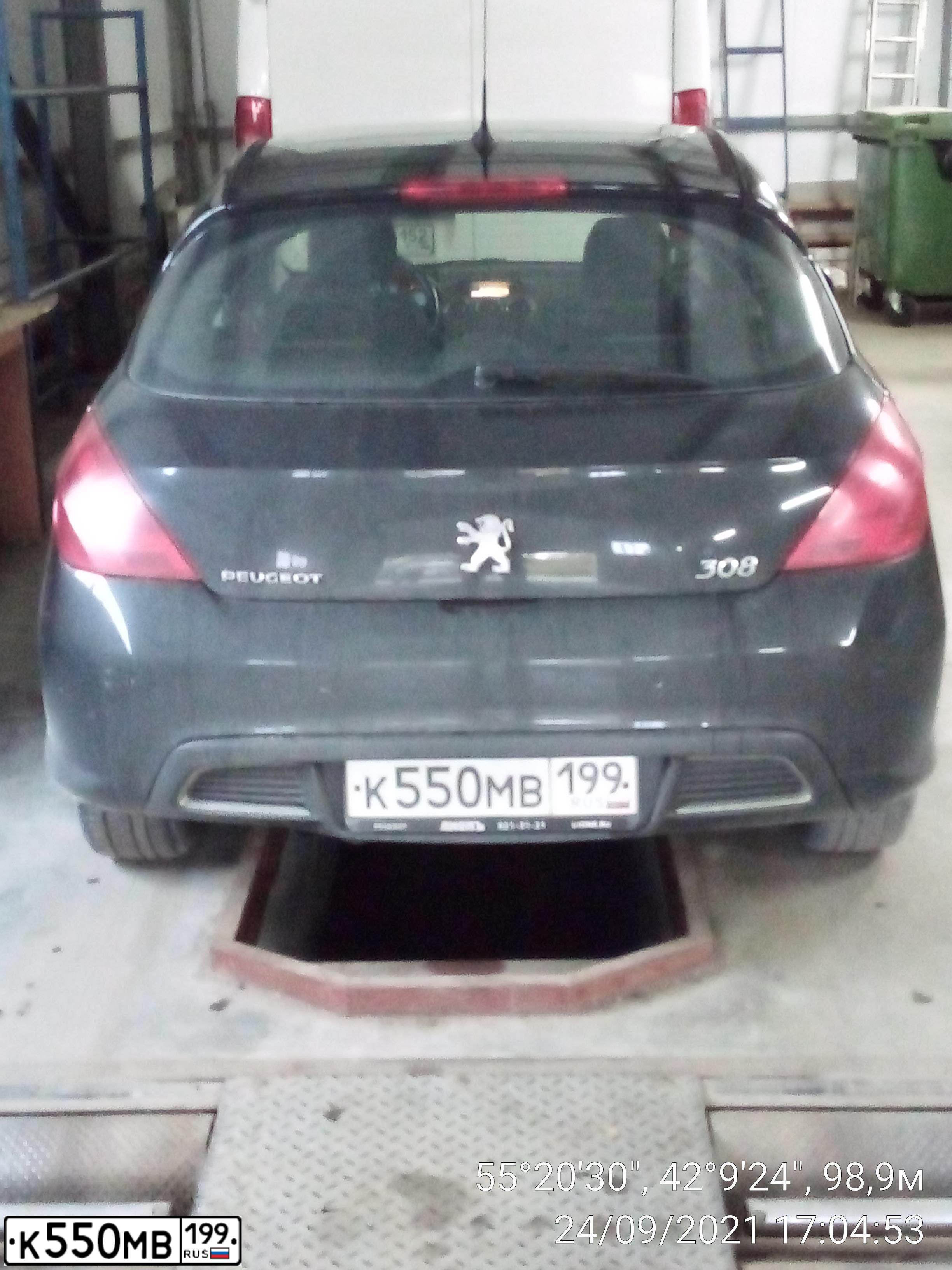 Фото автомобиля PEUGEOT T 308, 2008 — госномер К550МВ199. Цвет: ЧЕРНЫЙ