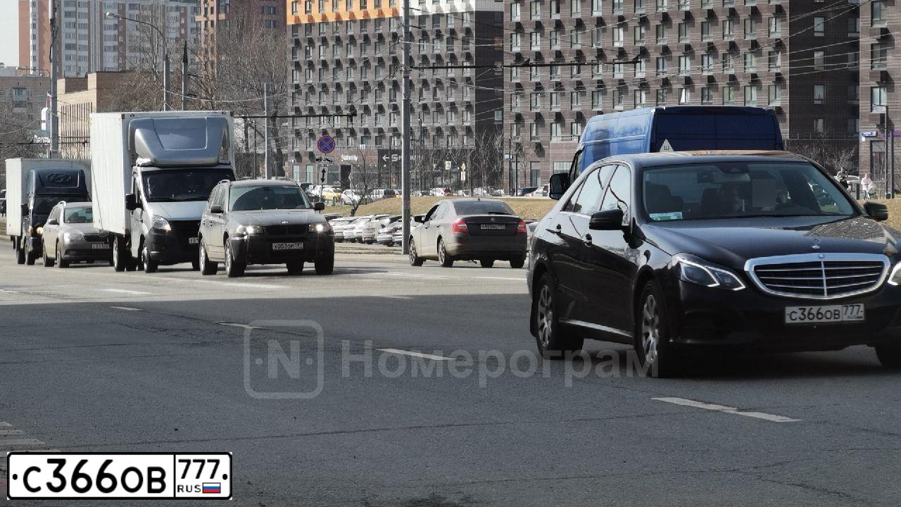 Фото автомобиля MERCEDES E-KLASSE, 2015 — госномер С366ОВ777. Цвет: ЧЕРНЫЙ
