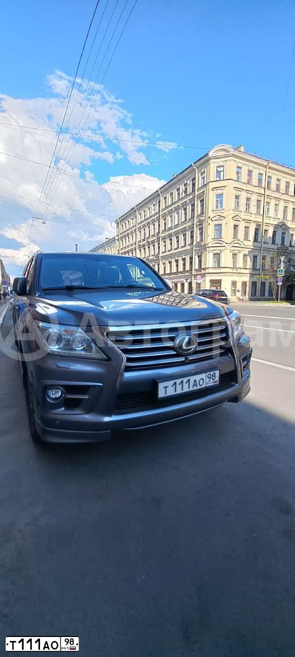 Фото автомобиля LEXUS LX, 2013 — госномер С220АМ198. Цвет: СЕРЫЙ
