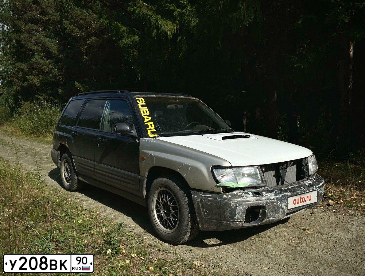 Фото автомобиля SUBARU FORESTER, 1998 — госномер Т376МС196. Цвет: ЧЕРНЫЙ