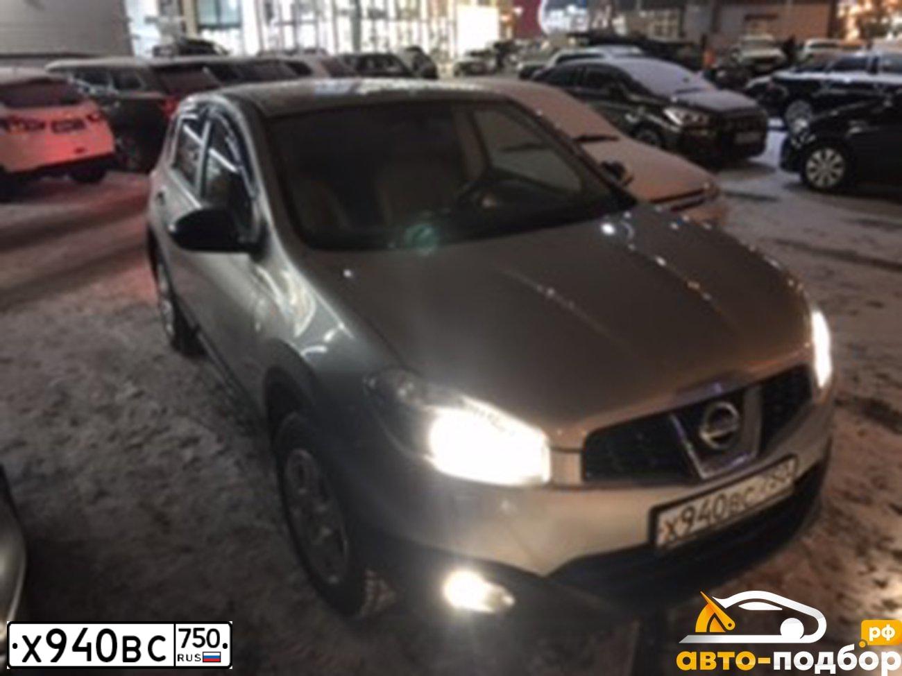 Фото автомобиля NISSAN QASHQAI, 2013 — госномер Е569ХС790. Цвет: Серебристый