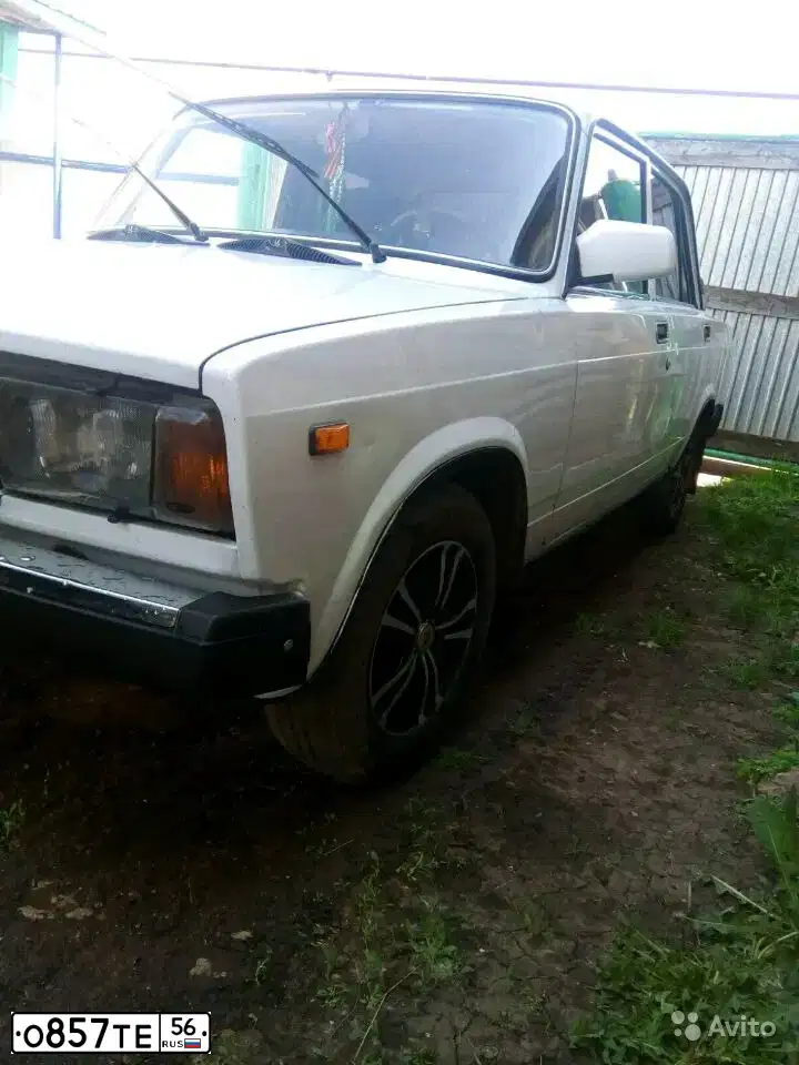 Фото автомобиля LADA 2107 LADA, 2007 — госномер О857ТЕ56. Цвет: ЯРКО-БЕЛЫЙ