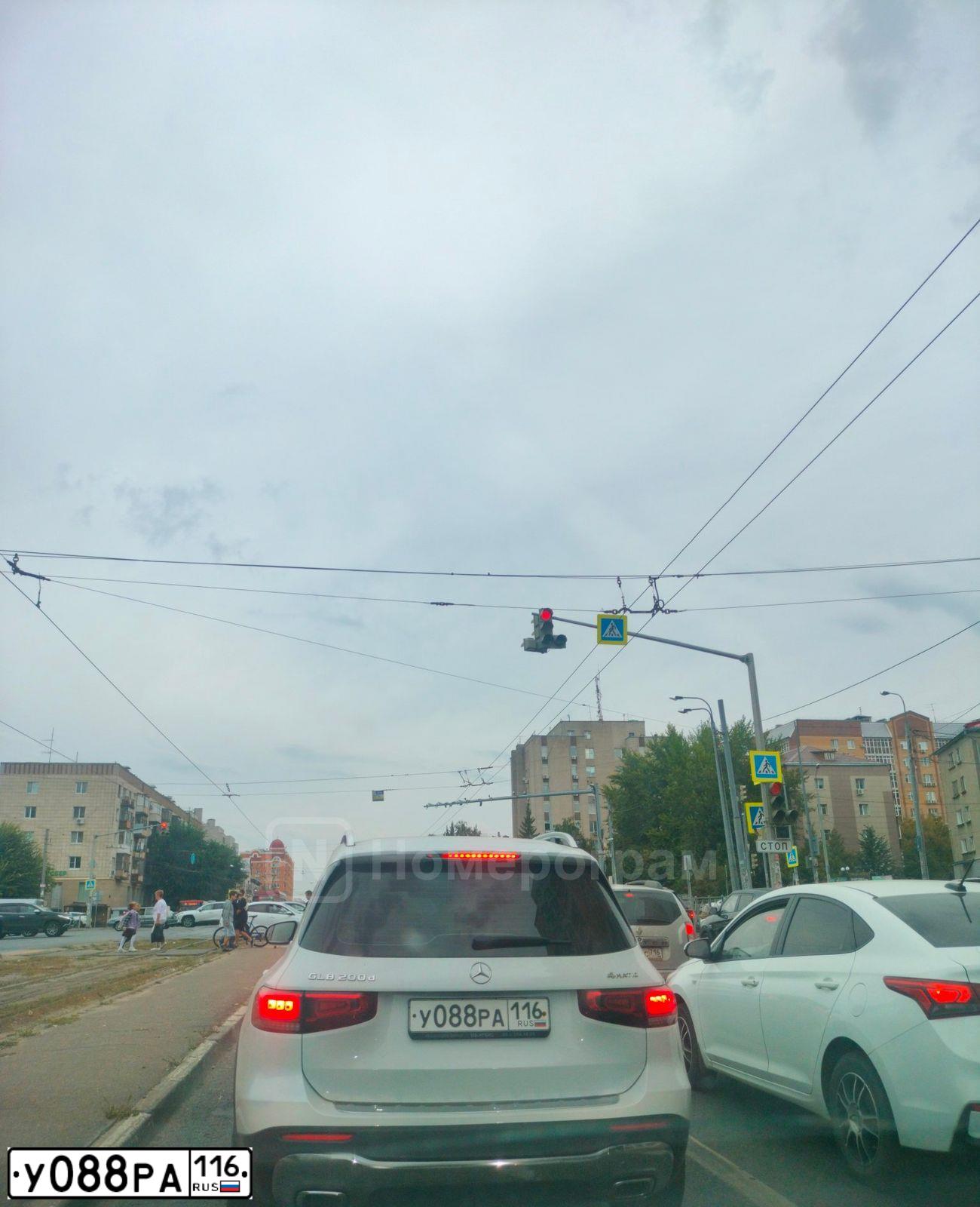 Фото автомобиля NISSAN X-TRAIL, 2015 — госномер Н599НМ716. Цвет: Серебристый