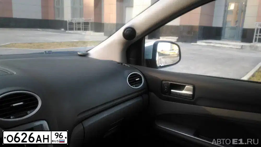 Фото автомобиля FORD FOCUS, 2009 — госномер О626АН96. Цвет: Серый
