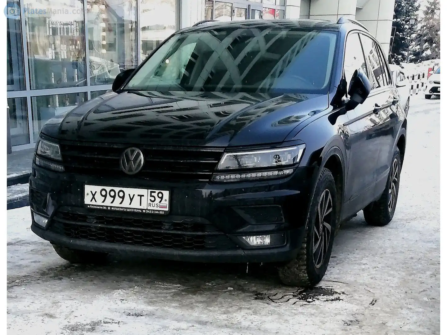 Фото автомобиля TOYOTA LANDCRUISER 200, 2010 — госномер Н200НН59. Цвет: Белый