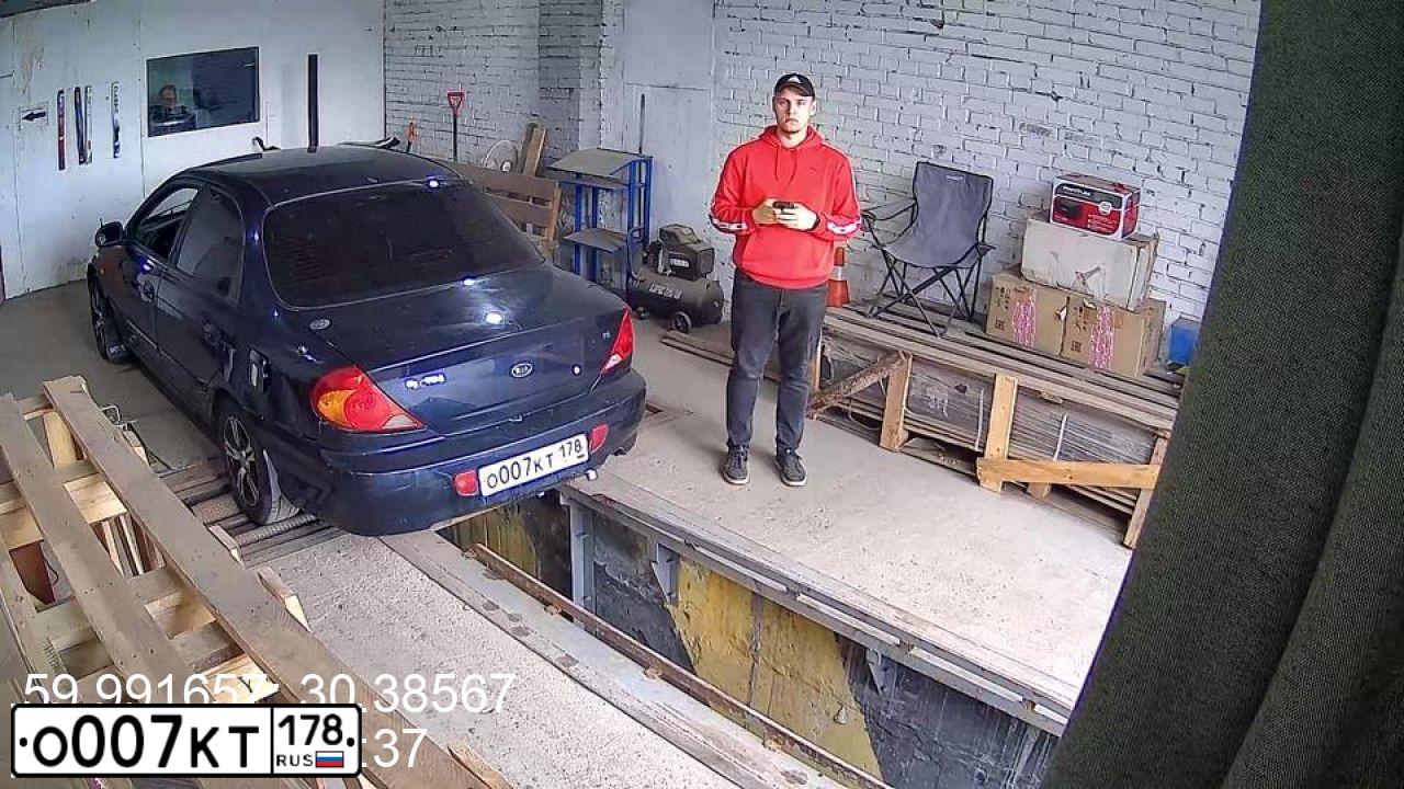 Фото автомобиля KIA SPECTRA, 2008 — госномер О007КТ178. Цвет: Темно-синий