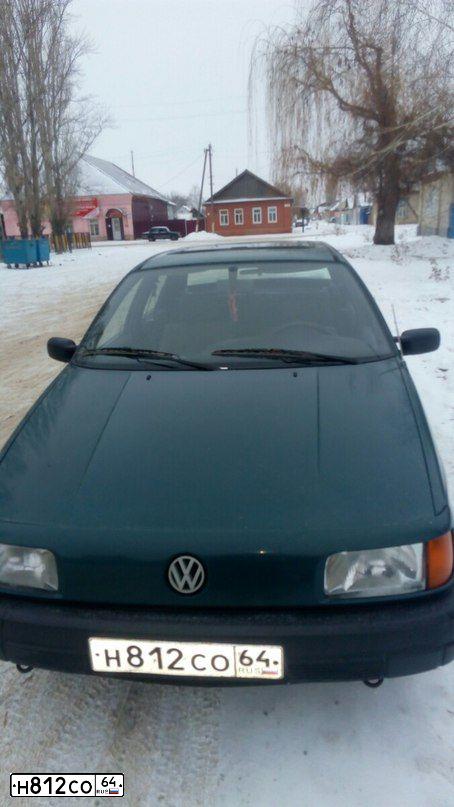 Фото автомобиля VOLKSWAGEN PASSAT, 1989 — госномер Н812СО64. Цвет: ЗЕЛЕНЫЙ(ТЕМНО-ЗЕЛЕНЫЙ)