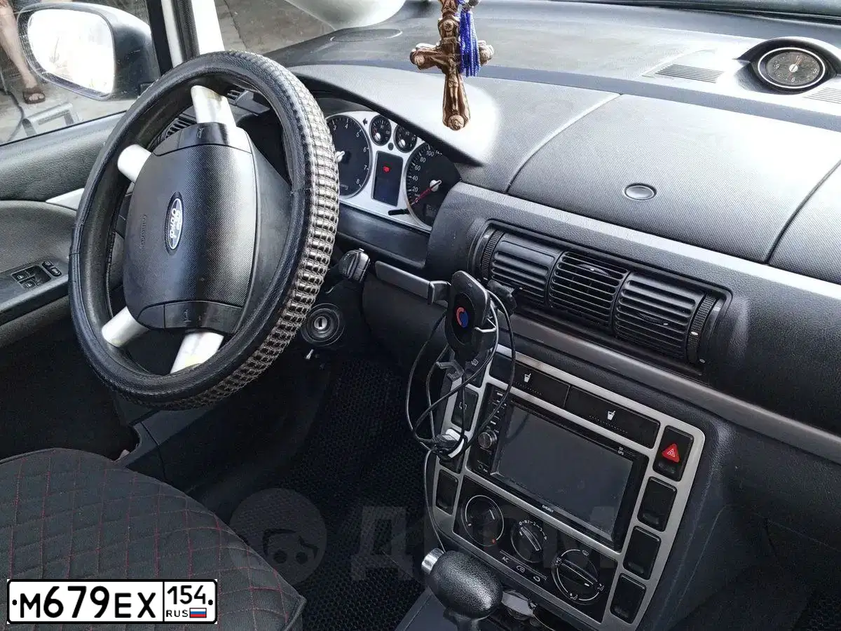 Фото автомобиля FORD GALAXY, 2005 — госномер М679ЕХ154. Цвет: Серебристый
