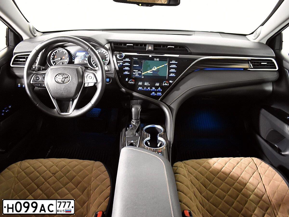 Фото автомобиля TOYOTA CAMRY, 2018 — госномер Т601СН73. Цвет: ТЕМНО-СИНИЙ МЕТАЛЛИК