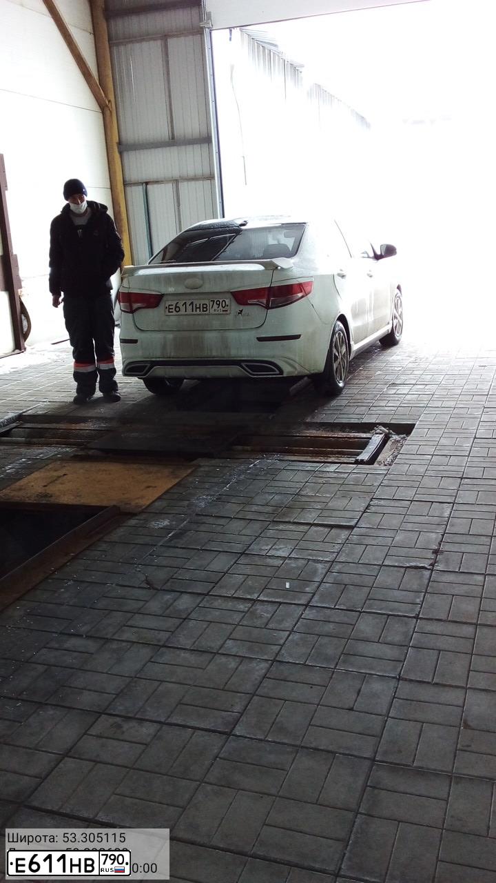 Фото автомобиля KIA RIO, 2017 — госномер К035РР763. Цвет: Белый