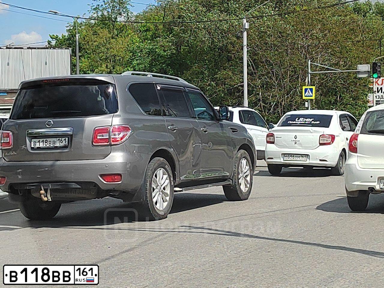 Фото автомобиля MERCEDES C-KLASSE, 2009 — госномер В118ВВ161. Цвет: СЕРЕБРИСТЫЙ