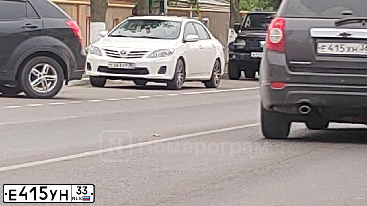 Фото автомобиля GEELY COOLRAY DА41КЕ5, 2022 — госномер Е415УН33. Цвет: Красный