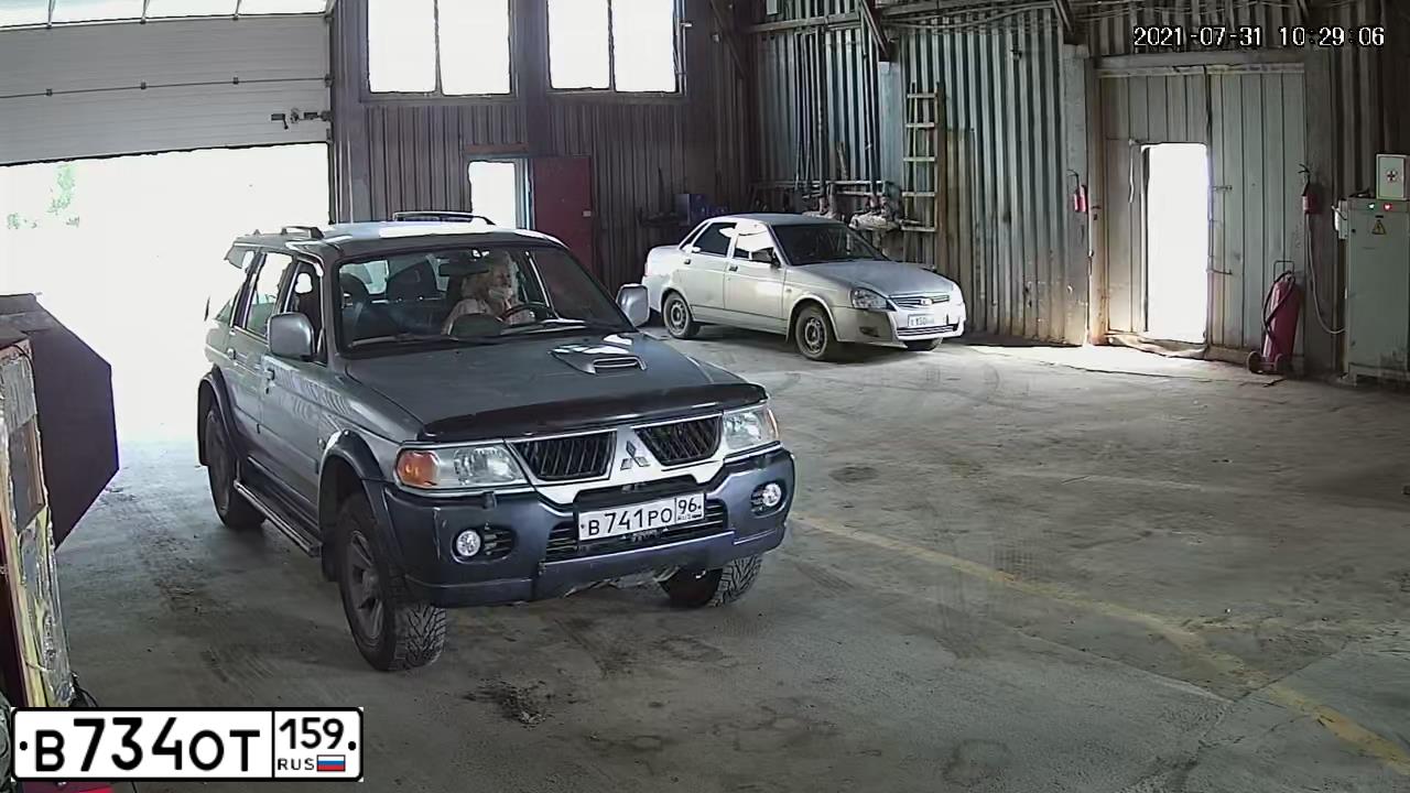 Фото автомобиля HYUNDAI ACCENT, 2008 — госномер Н648УО196. Цвет: синий