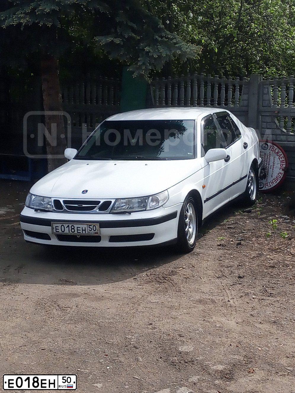 Фото автомобиля SAAB 9-5, 1999 — госномер Е018ЕН50. Цвет: БЕЛЫЙ