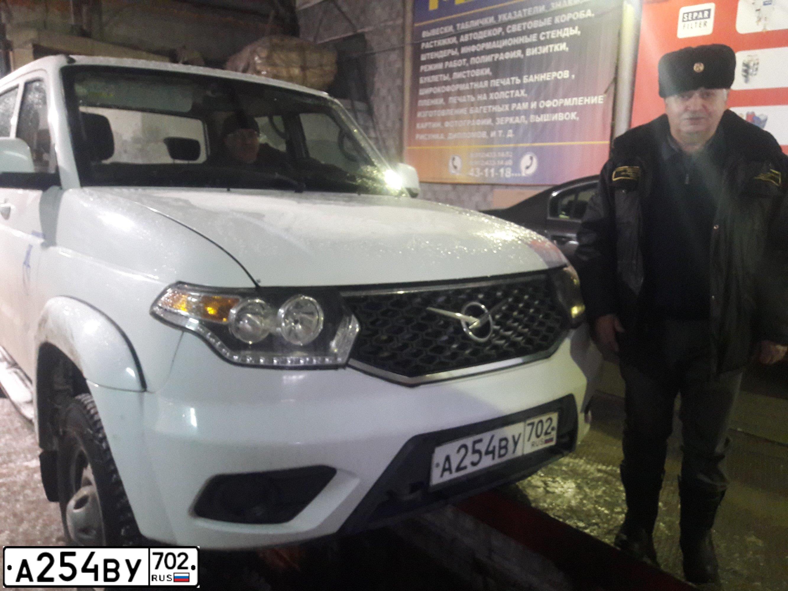 Фото автомобиля UAZ PICKUP, 2019 — госномер С899АУ46. Цвет: Белый НЕМЕТАЛЛИК