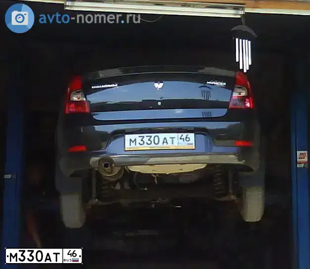 Фото автомобиля RENAULT LOGAN, 2010 — госномер М330АТ46. Цвет: ЧЕРНЫЙ
