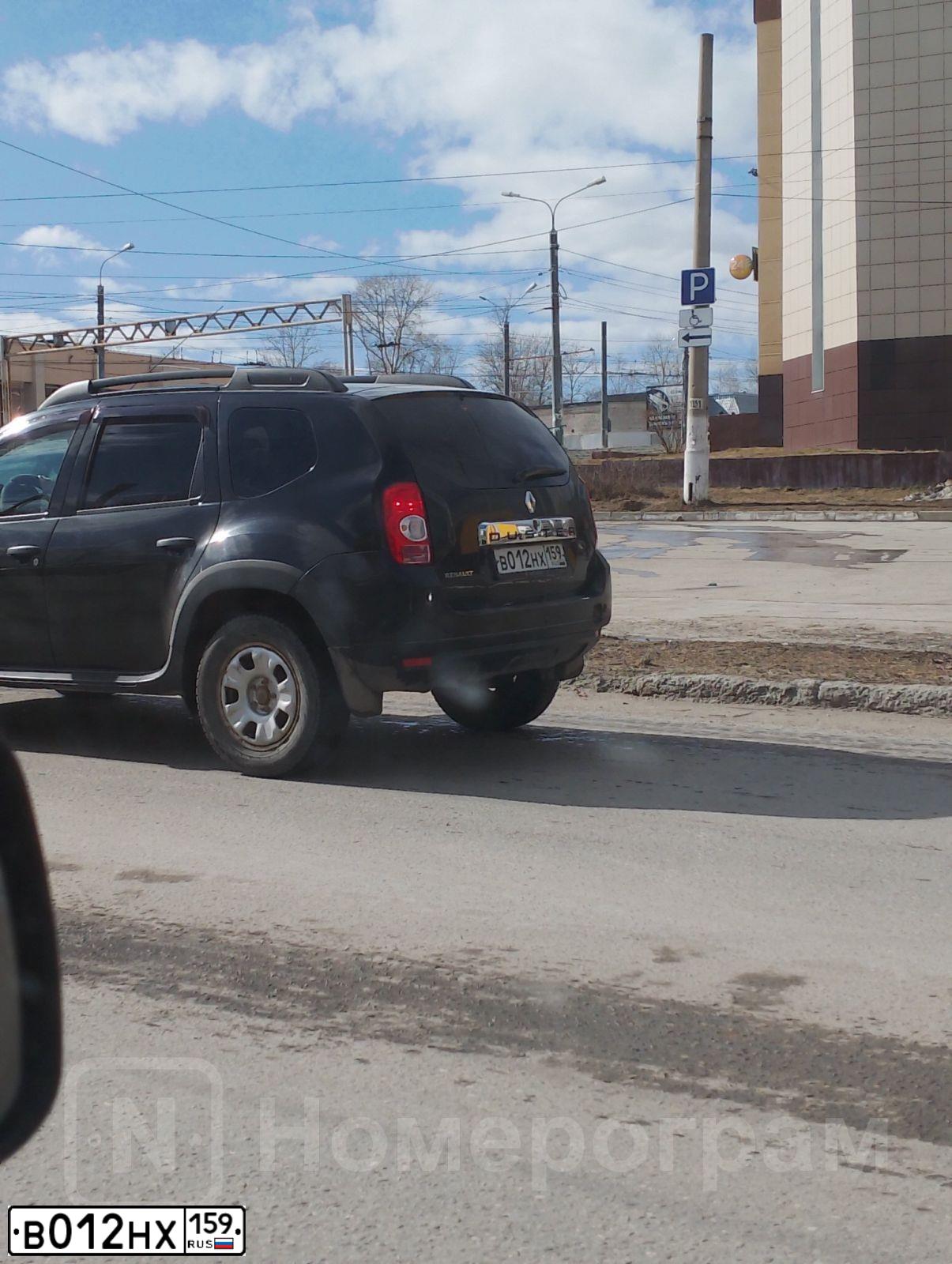 Фото автомобиля RENAULT DUSTER, 2012 — госномер В012НХ159. Цвет: ЧЕРНЫЙ