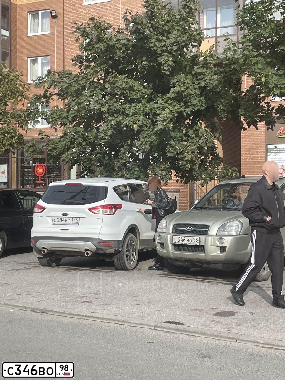 Фото автомобиля HYUNDAI TUCSON, 2007 — госномер С346ВО98. Цвет: СЕРЕБРИСТЫЙ