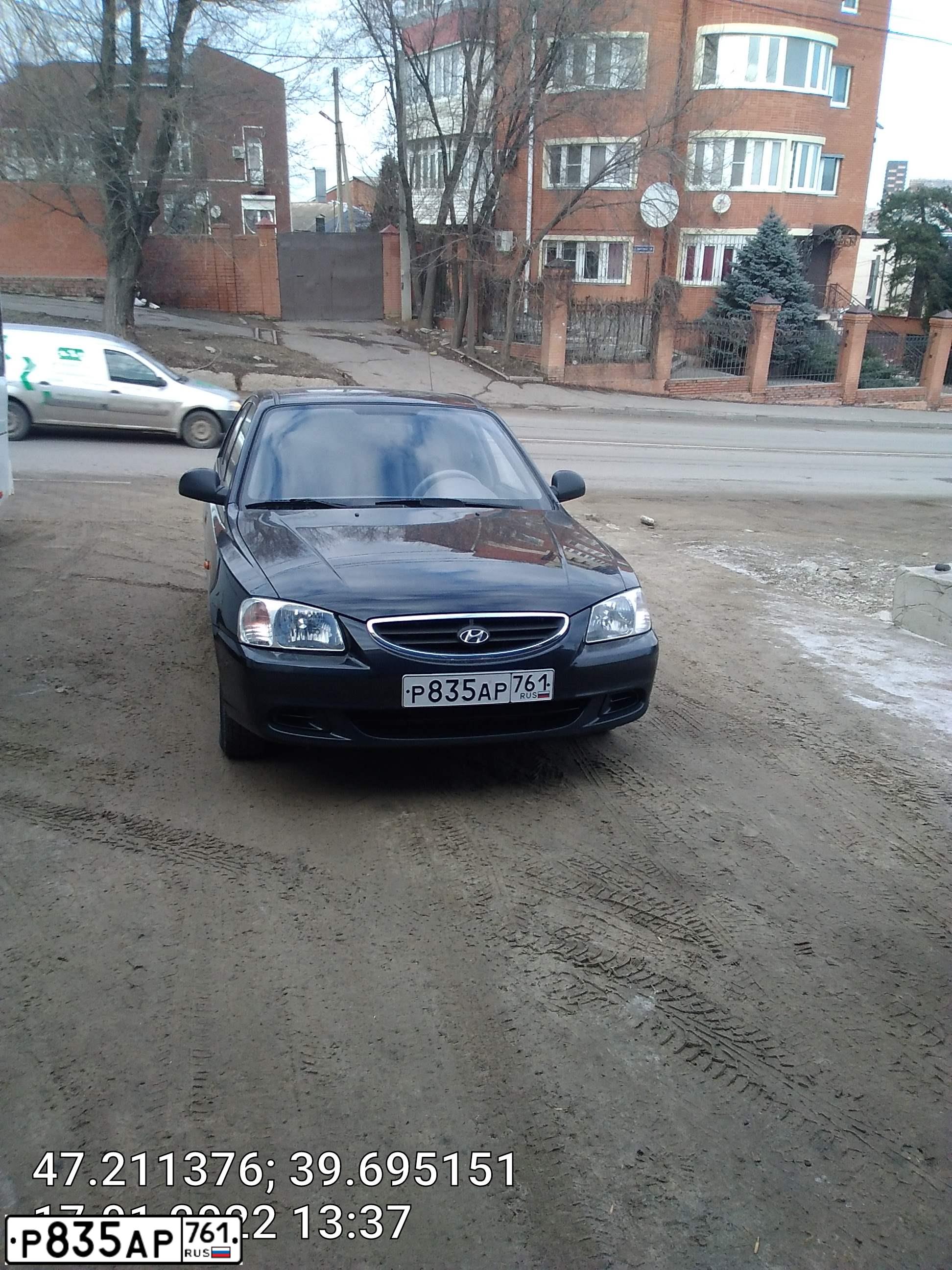 Фото автомобиля TAGAZ ACCENT, 2011 — госномер Р835АР761. Цвет: ЧЕРНЫЙ