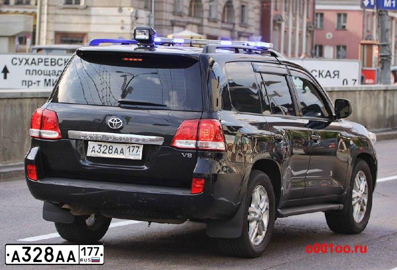 Фото автомобиля TOYOTA LANDCRUISER, 2005 — госномер А328АА199. Цвет: ЧЕРНЫЙ