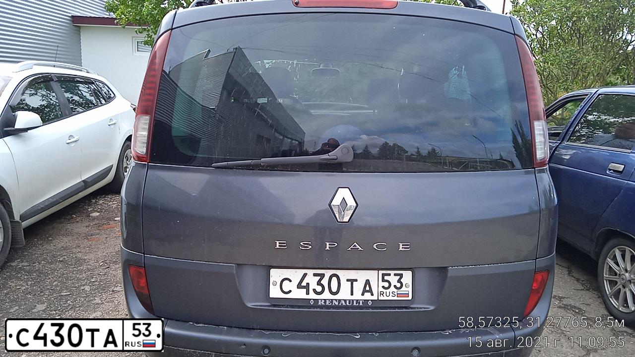 Фото автомобиля RENAULT /GRAND/ ESPACE, 2008 — госномер Т320КЕ198. Цвет: СЕРЫЙ