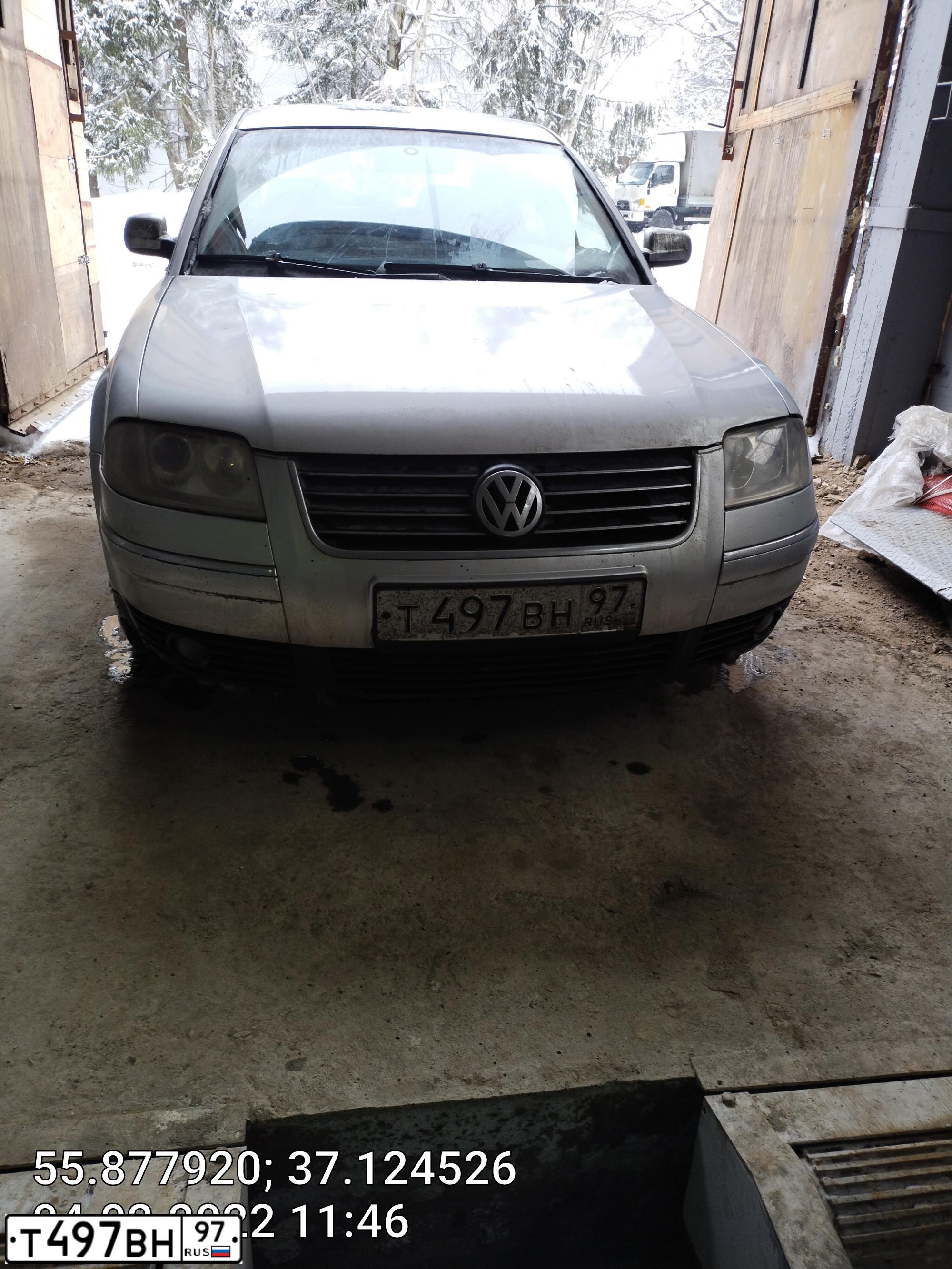 Фото автомобиля VOLKSWAGEN PASSAT, 2003 — госномер Т153СК790. Цвет: СЕРЫЙ