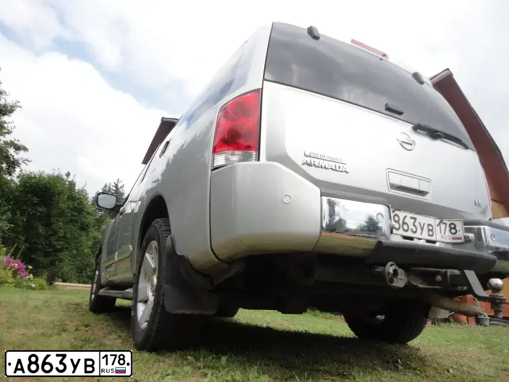 Фото автомобиля NISSAN ARMADA, 2004 — госномер А863УВ178. Цвет: СЕРЕБРИСТЫЙ