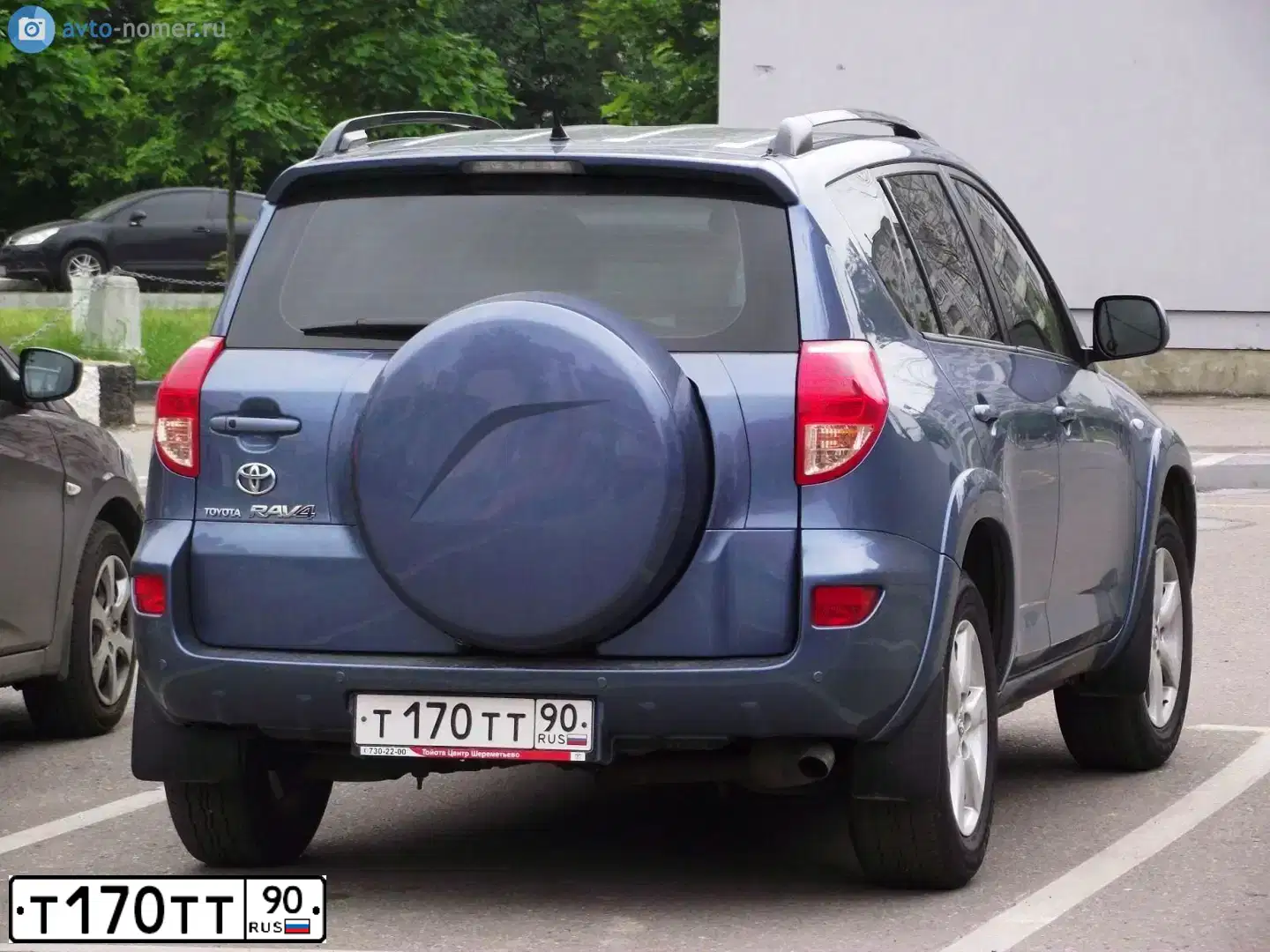 Фото автомобиля TOYOTA HIGHLANDER, 2014 — госномер Т170ТТ90. Цвет: БЕЛЫЙ
