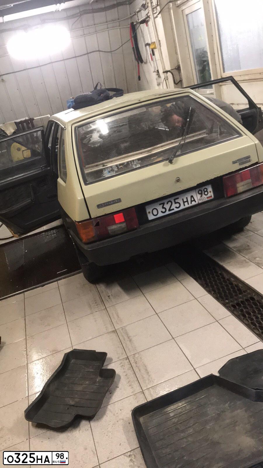 Фото автомобиля LADA 2109, 2002 — госномер М820СК124. Цвет: СЕРЕБРИСТО СЕРО-ЗЕЛЕНЫЙ