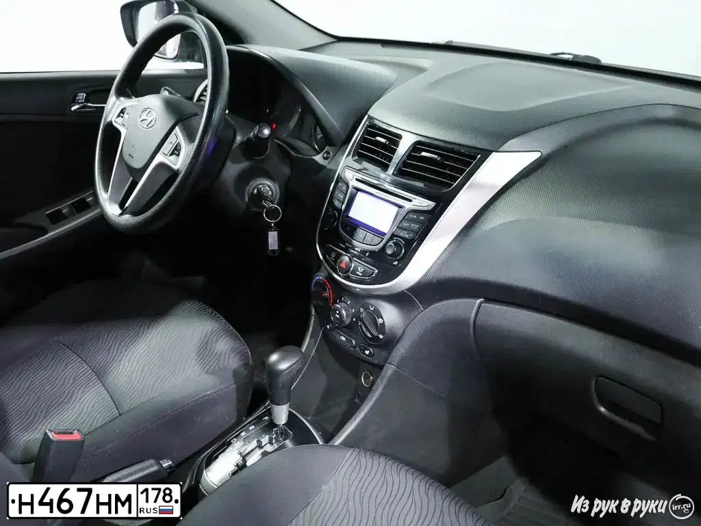 Фото автомобиля HYUNDAI SOLARIS, 2012 — госномер О564ОУ124. Цвет: ЧЕРНО-СЕРЫЙ